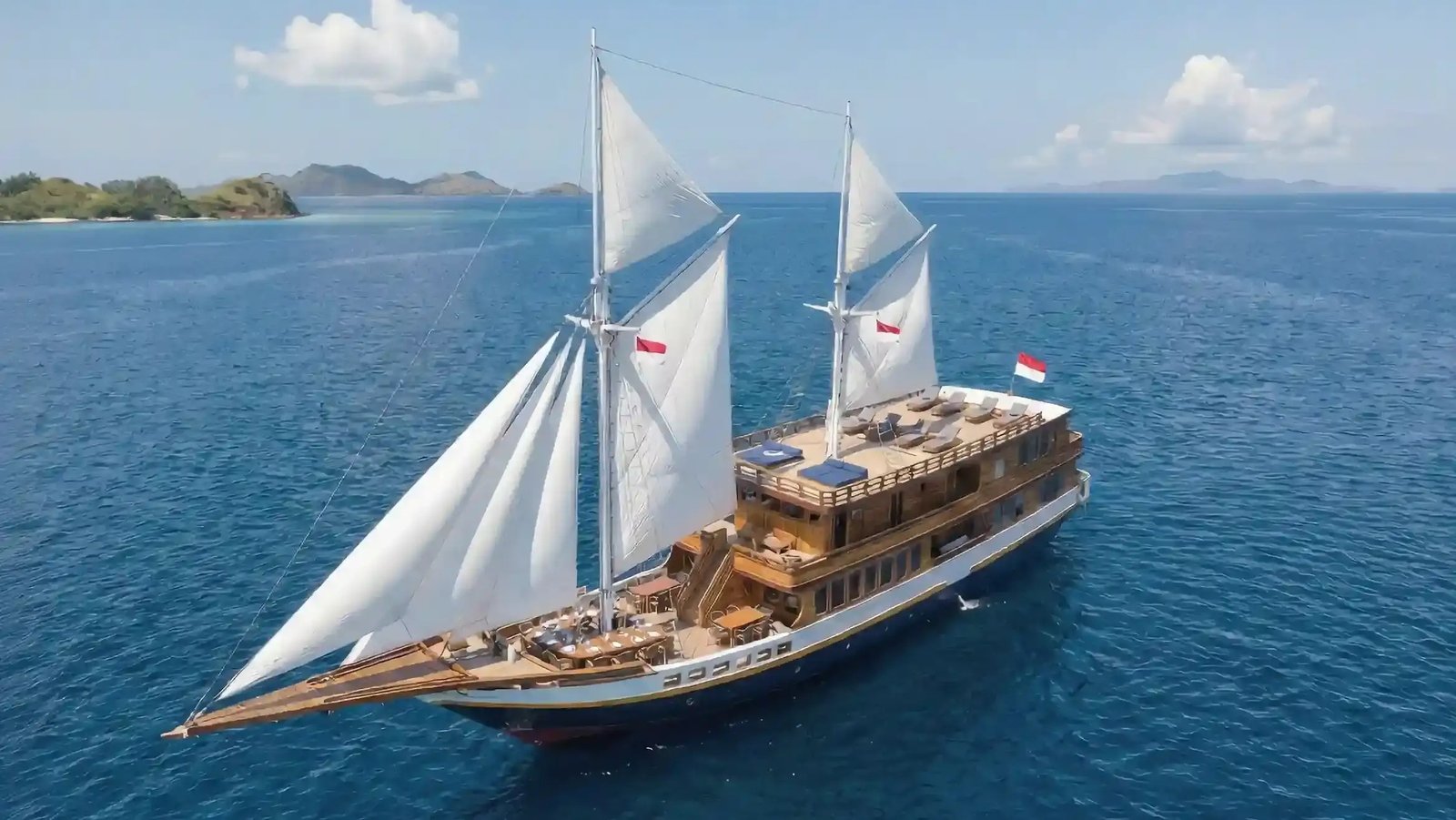 Naturalia-Cruise-Phinisi-Exterior-